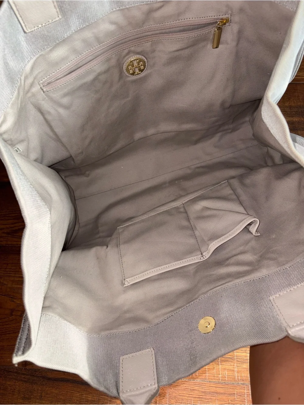 Tory Burch classic tory
